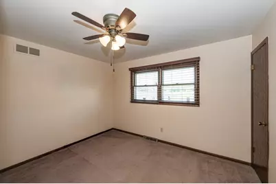 801 Memorial Drive, Calumet City, IL 60409 - Photo 24