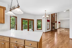 6831 Sunset Ave, Countryside, IL 60525 - Photo 10