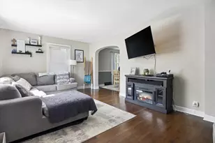 224 N Highland Ave, Elmhurst, IL 60126 - Photo 2