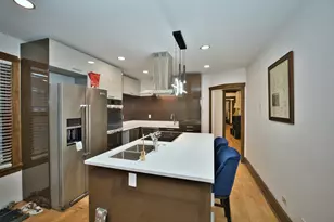 2437 W North Shore Ave, Chicago, IL 60645 - Photo 20