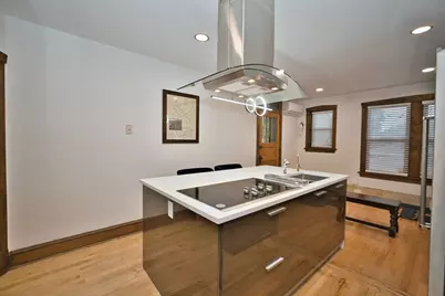 2437 W North Shore Avenue #2, Chicago, IL 60645 - Photo 8