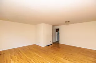 2007 W Touhy Ave, Chicago, IL 60645 - Photo 2