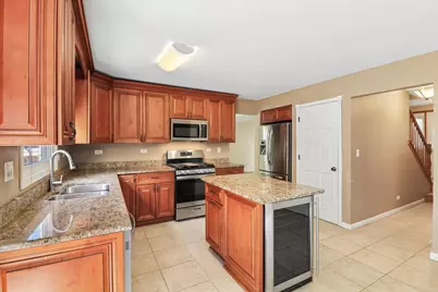 322 Chesapeake Lane, Bloomingdale, IL 60108 - Photo 8