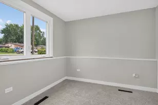10818 S Plahm Ct, Worth, IL 60482 - Photo 14