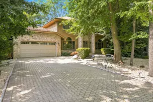 4821 Deepwood Ln, Palatine, IL 60067 - Photo 2