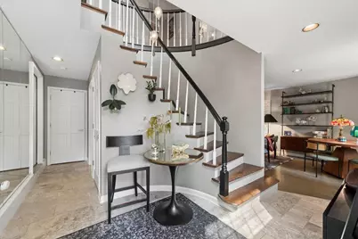 716 W Junior Terrace #A, Chicago, IL 60613 - Photo 4