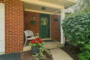 511 S Walnut Ave, Arlington Heights, IL 60005 - Photo 2