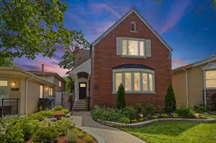 6133 N Lenox Ave, Chicago, IL 60646 - Photo 1