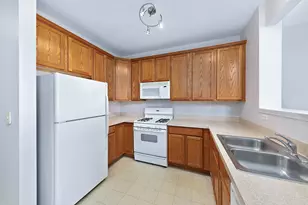 23844 McMullin Cir, Plainfield, IL 60586 - Photo 8