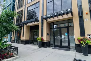 101 W Superior St, Chicago, IL 60654 - Photo 2
