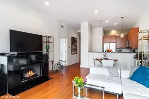 101 W Superior St, Chicago, IL 60654 - Photo 6
