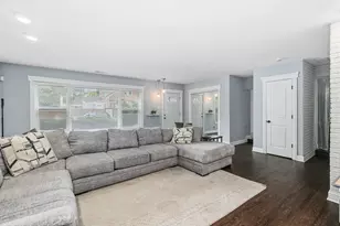 8900 S Utica Ave, Evergreen Park, IL 60805 - Photo 6