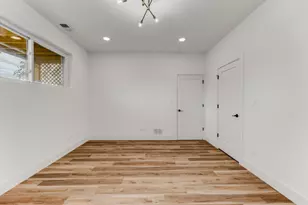 437 E 42nd Pl, Chicago, IL 60653 - Photo 10