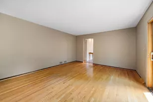 2218 N Williamsburg St, Arlington Heights, IL 60004 - Photo 14