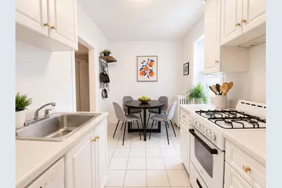 654 W Oakdale Avenue #2N, Chicago, IL 60657 - Photo 2