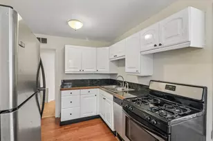 4811 Roslyn Rd, Downers Grove, IL 60515 - Photo 2