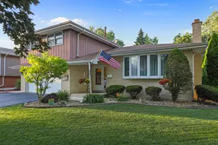 7330 170th Pl, Tinley Park, IL 60477 - Photo 1