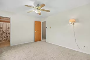 931 W Arquilla Dr, Glenwood, IL 60425 - Photo 8