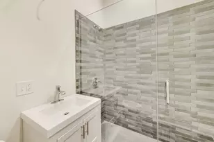 1429 W Grand Ave, Chicago, IL 60642 - Photo 20