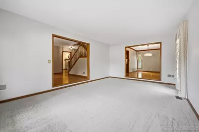 1054 S Oakland Avenue, Villa Park, IL 60181 - Photo 14