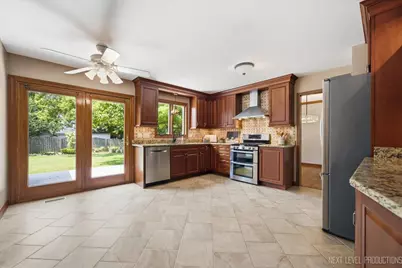 1054 S Oakland Avenue, Villa Park, IL 60181 - Photo 4