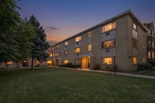 7019 N Ridge Blvd, Chicago, IL 60645 - Photo 2