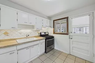 7019 N Ridge Blvd, Chicago, IL 60645 - Photo 14