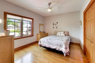 5837 N Virginia Ave, Chicago, IL 60659 - Photo 22