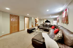 5837 N Virginia Ave, Chicago, IL 60659 - Photo 32