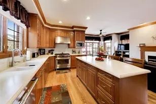 5837 N Virginia Ave, Chicago, IL 60659 - Photo 10
