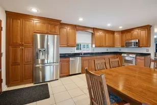 736 Deborah Ave, Elgin, IL 60123 - Photo 10