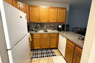 5810 Oakwood Dr, Lisle, IL 60532 - Photo 4
