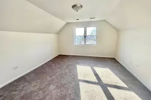 8312 S Phillips Ave, Chicago, IL 60617 - Photo 22
