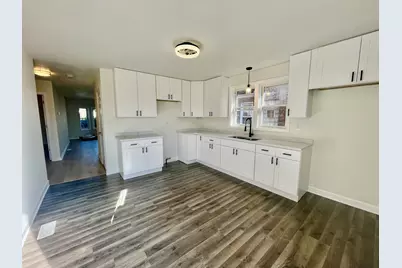8312 S Phillips Avenue, Chicago, IL 60617 - Photo 4