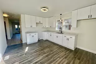 8312 S Phillips Ave, Chicago, IL 60617 - Photo 4