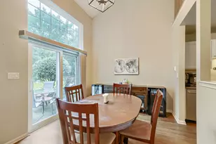1182 Harbor Ct, Glendale Heights, IL 60139 - Photo 6