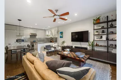 910 N Washtenaw Avenue #1, Chicago, IL 60622 - Photo 2