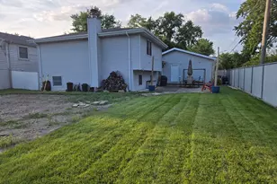 78 W 31st St, Steger, IL 60475 - Photo 4