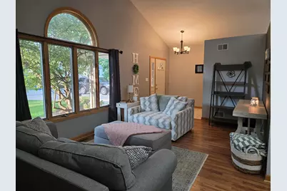 78 W 31st Street, Steger, IL 60475 - Photo 6