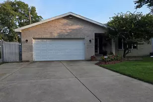 78 W 31st St, Steger, IL 60475 - Photo 2