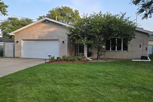 78 W 31st St, Steger, IL 60475 - Photo 1