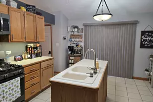 78 W 31st St, Steger, IL 60475 - Photo 18