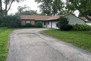 149 Mellbrook Rd, Bolingbrook, IL 60440 - Photo 1