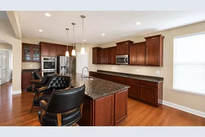 803 Glory Court, Shorewood, IL 60404 - Photo 6