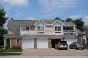 1042 Courtland Dr, Buffalo Grove, IL 60089 - Photo 1