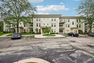 34435 N Old Walnut Cir, Gurnee, IL 60031 - Photo 1