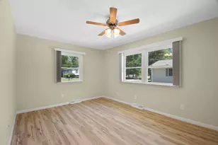 2205 Glenoak Dr, Champaign, IL 61821 - Photo 12