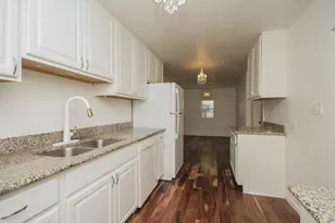 1107 E Joliet St, Crown Point, IN 46307 - Photo 2
