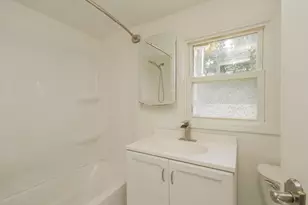 1107 E Joliet St, Crown Point, IN 46307 - Photo 12