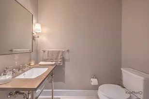 118 E Erie St, Chicago, IL 60611 - Photo 32